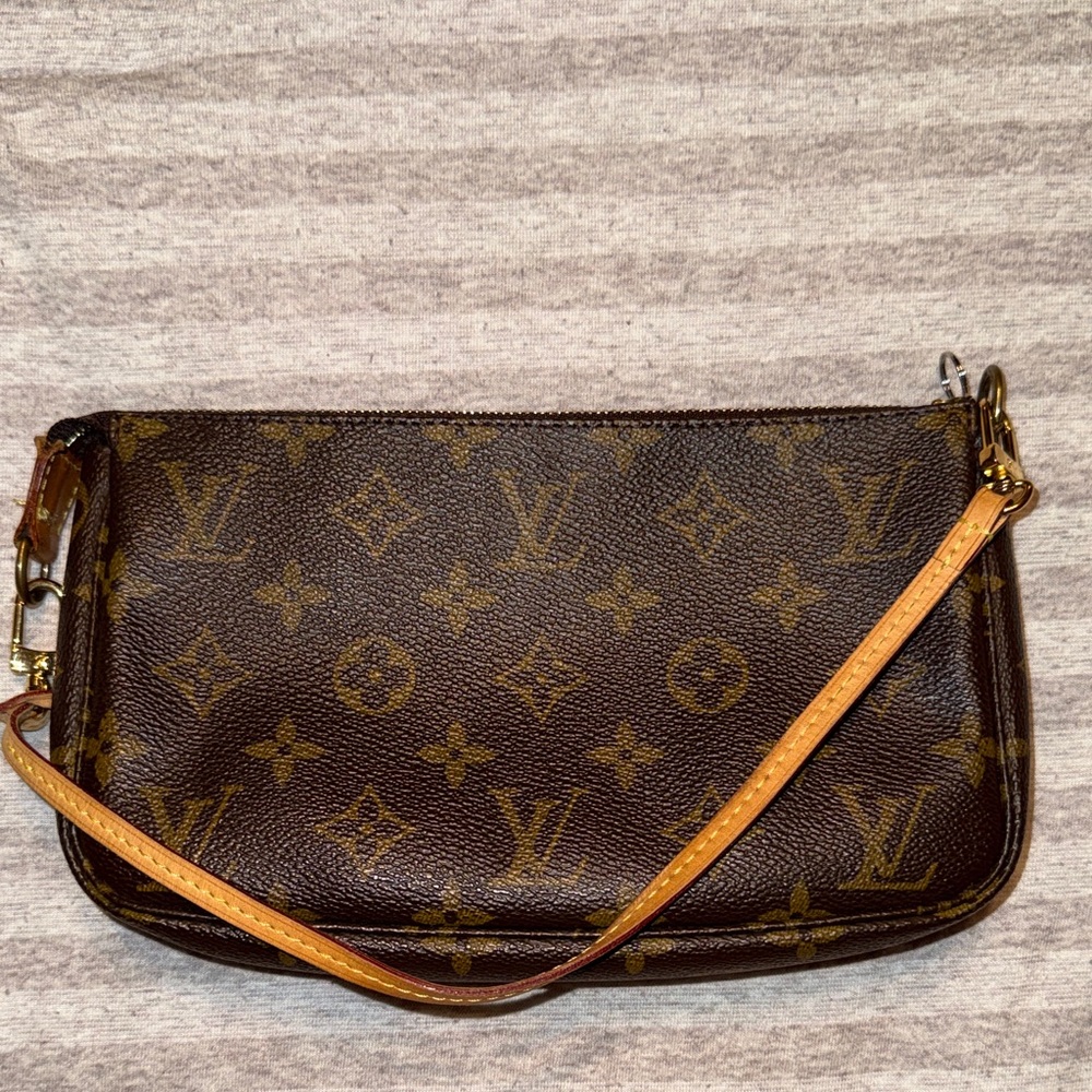 Louis Vuitton Monogram Vintage Pochette